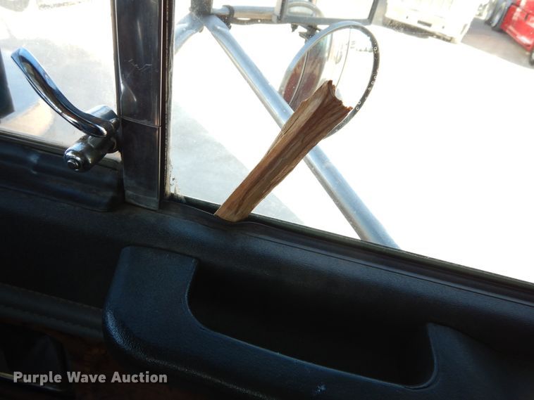 image for item DK0308 1996 Peterbilt 379  semi truck