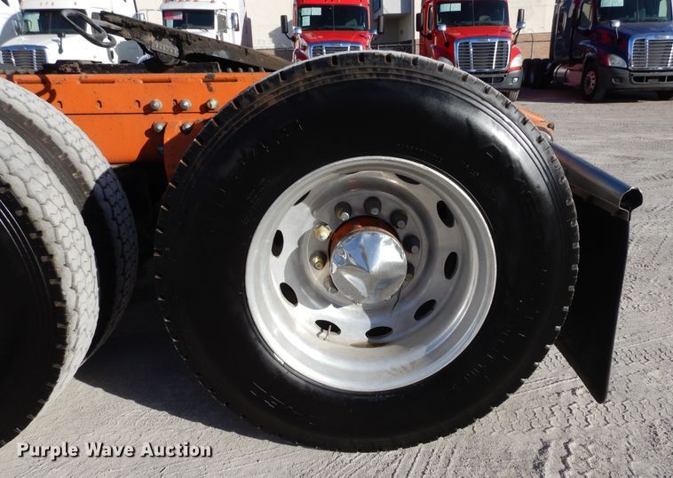 image for item DK0308 1996 Peterbilt 379  semi truck