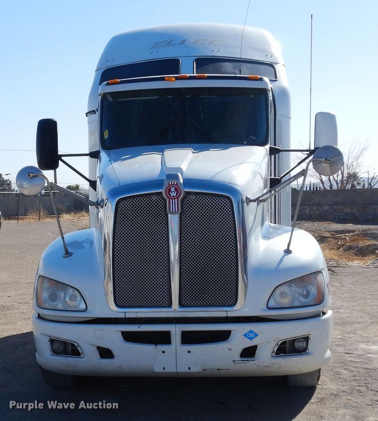 image for item DK0309 2009 Kenworth T660  semi truck