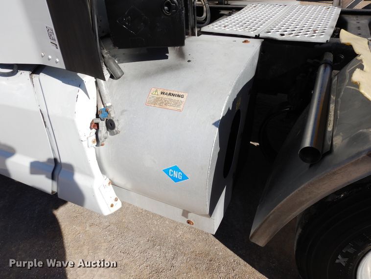 image for item DK0309 2009 Kenworth T660  semi truck