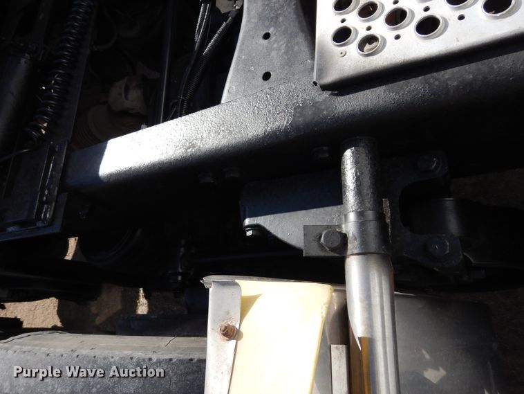 image for item DK0309 2009 Kenworth T660  semi truck