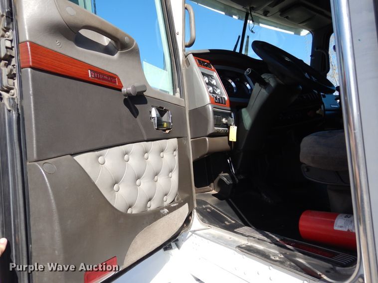 image for item DK0309 2009 Kenworth T660  semi truck