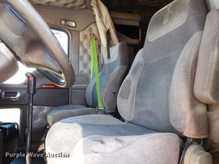 image for item DK0309 2009 Kenworth T660  semi truck