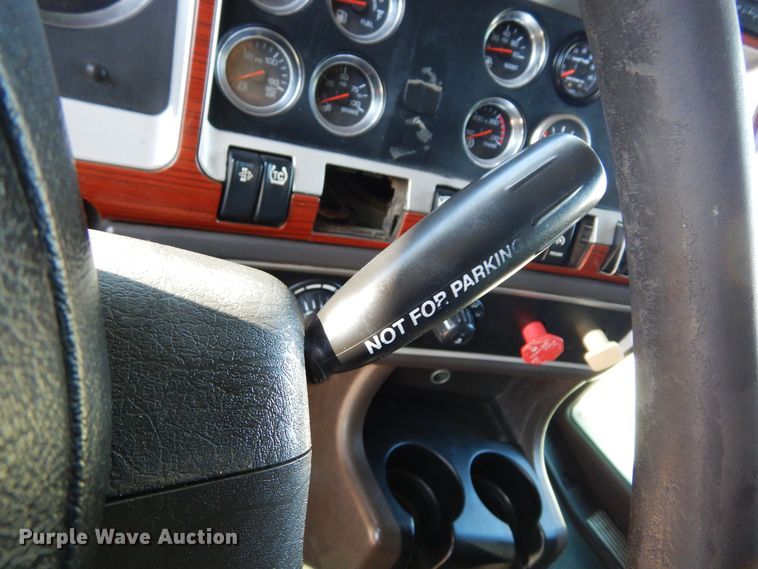 image for item DK0309 2009 Kenworth T660  semi truck