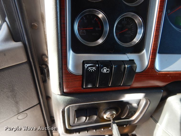 image for item DK0309 2009 Kenworth T660  semi truck