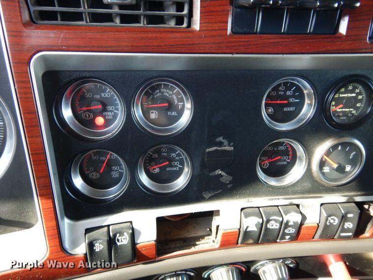 image for item DK0309 2009 Kenworth T660  semi truck