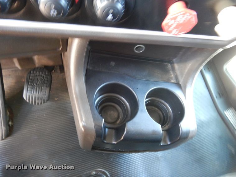 image for item DK0309 2009 Kenworth T660  semi truck