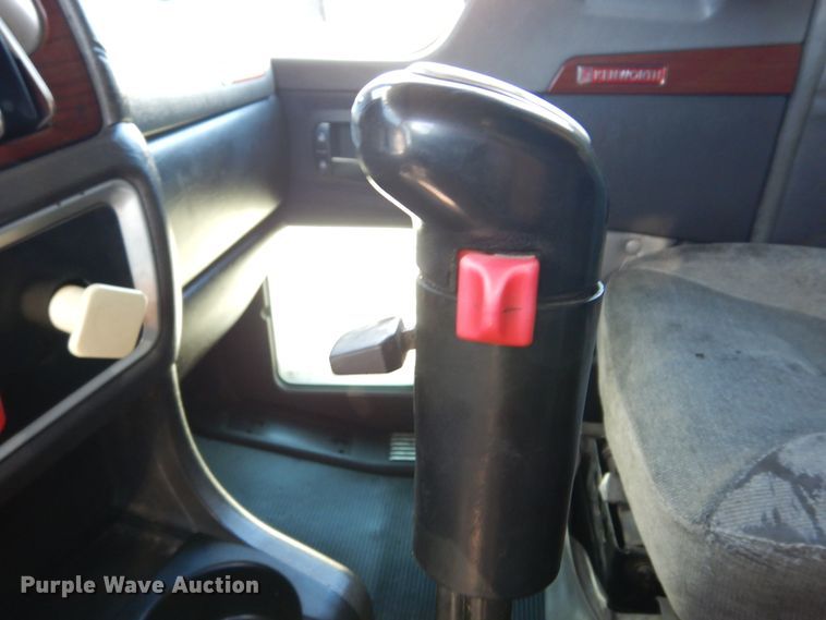 image for item DK0309 2009 Kenworth T660  semi truck