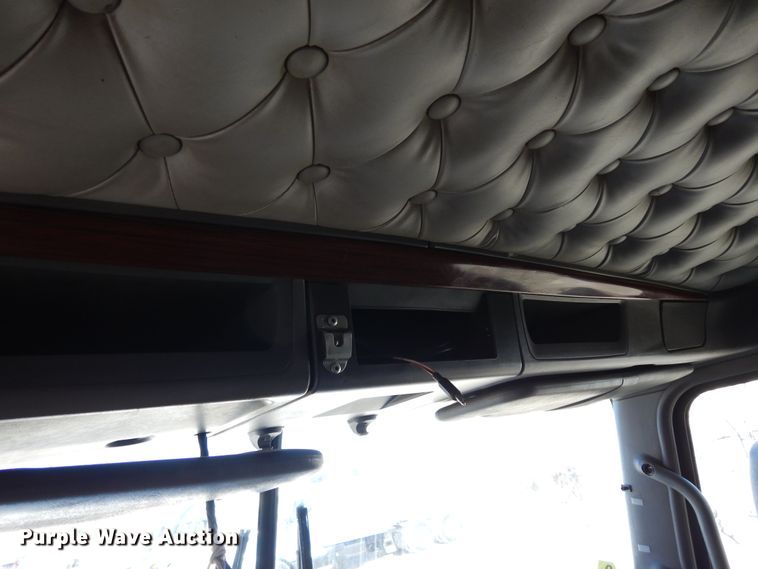 image for item DK0309 2009 Kenworth T660  semi truck