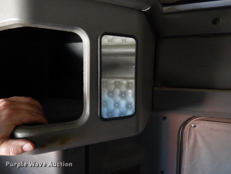 image for item DK0309 2009 Kenworth T660  semi truck