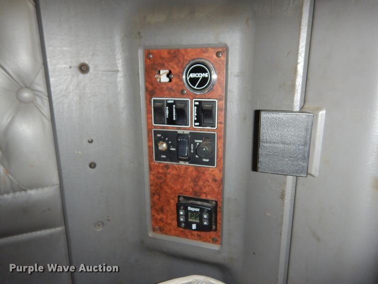 image for item DK0309 2009 Kenworth T660  semi truck