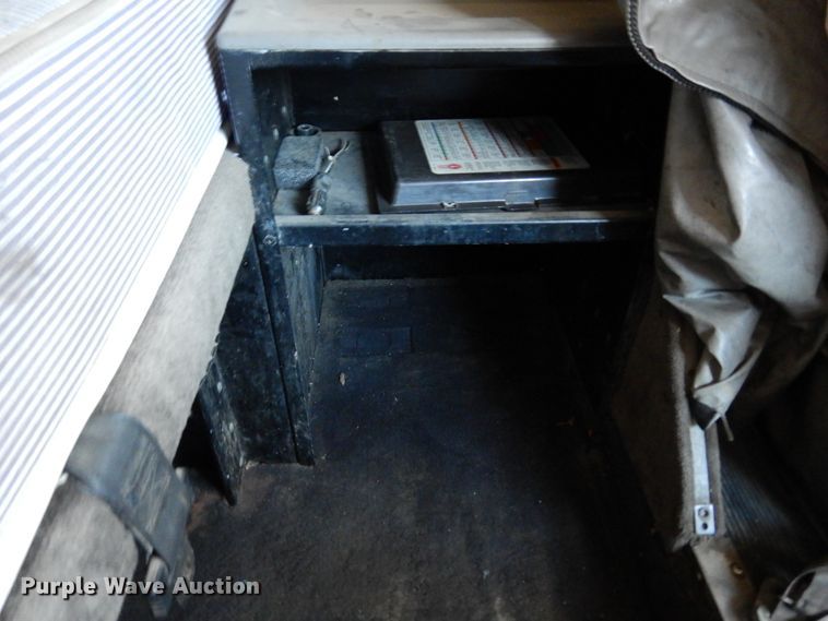 image for item DK0309 2009 Kenworth T660  semi truck