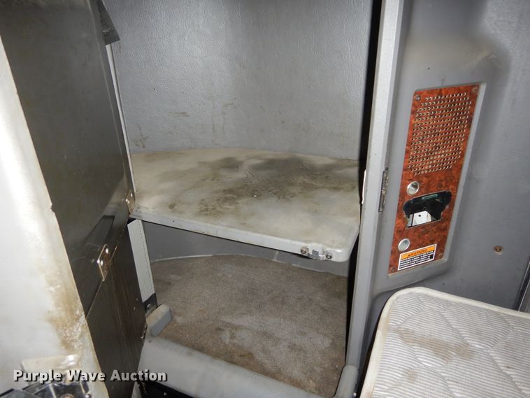 image for item DK0309 2009 Kenworth T660  semi truck