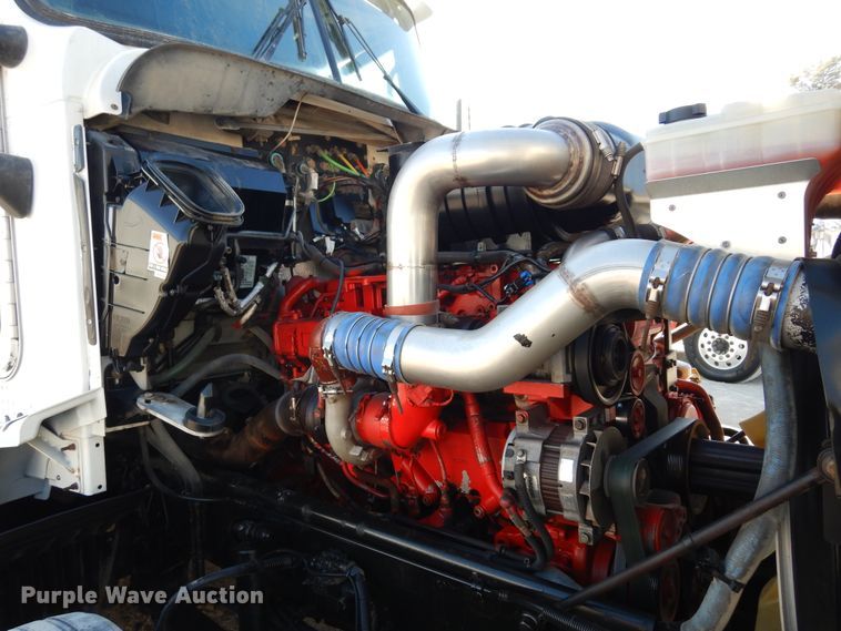 image for item DK0309 2009 Kenworth T660  semi truck