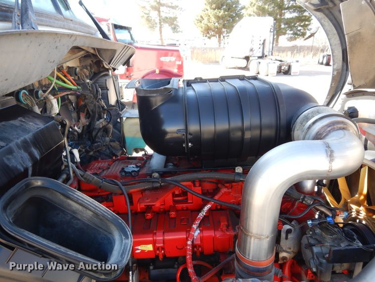 image for item DK0309 2009 Kenworth T660  semi truck