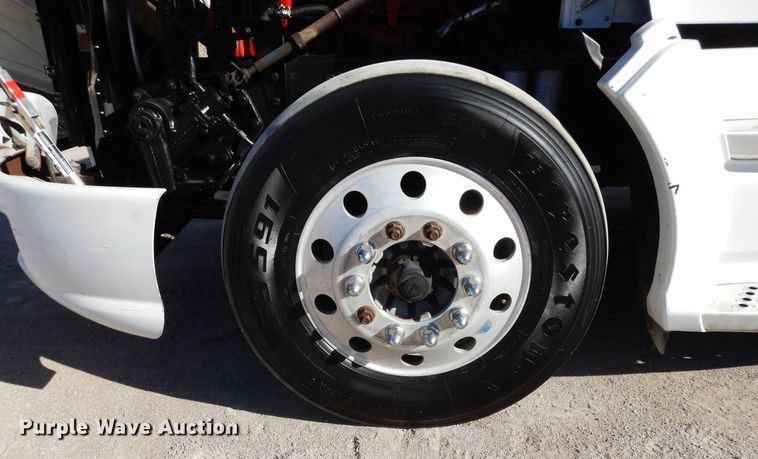 image for item DK0309 2009 Kenworth T660  semi truck