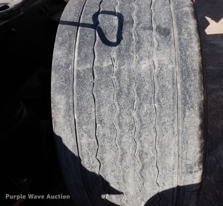 image for item DK0309 2009 Kenworth T660  semi truck