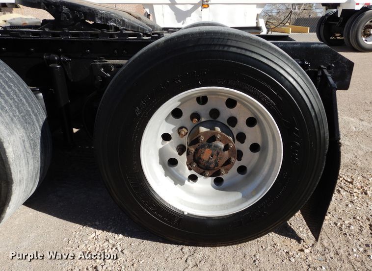 image for item DK0309 2009 Kenworth T660  semi truck