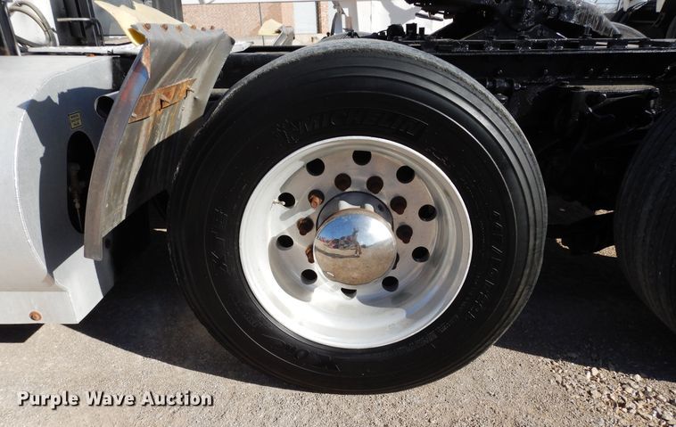 image for item DK0309 2009 Kenworth T660  semi truck