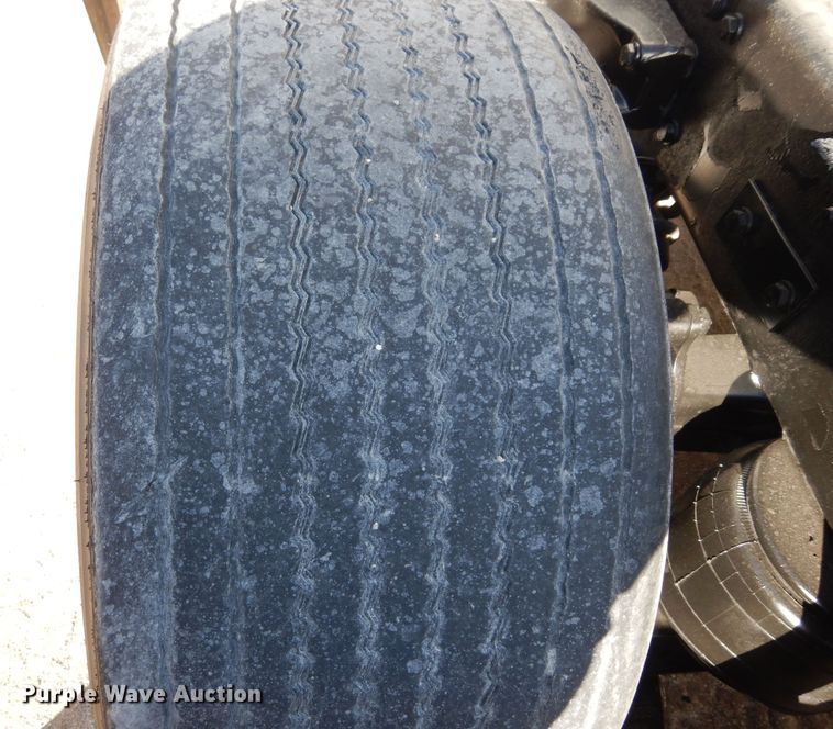 image for item DK0309 2009 Kenworth T660  semi truck