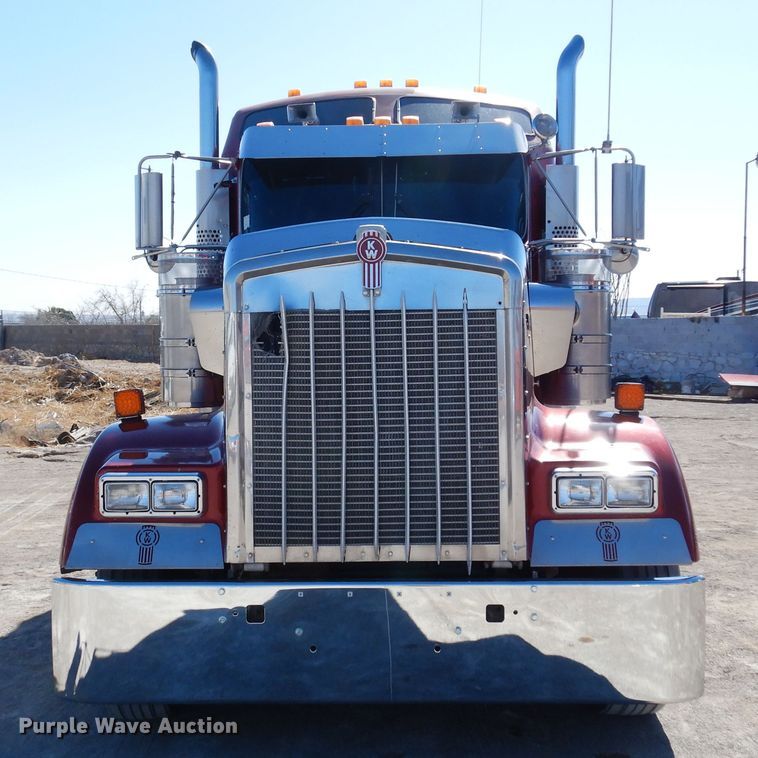image for item DK0310 2002 Kenworth W900  semi truck