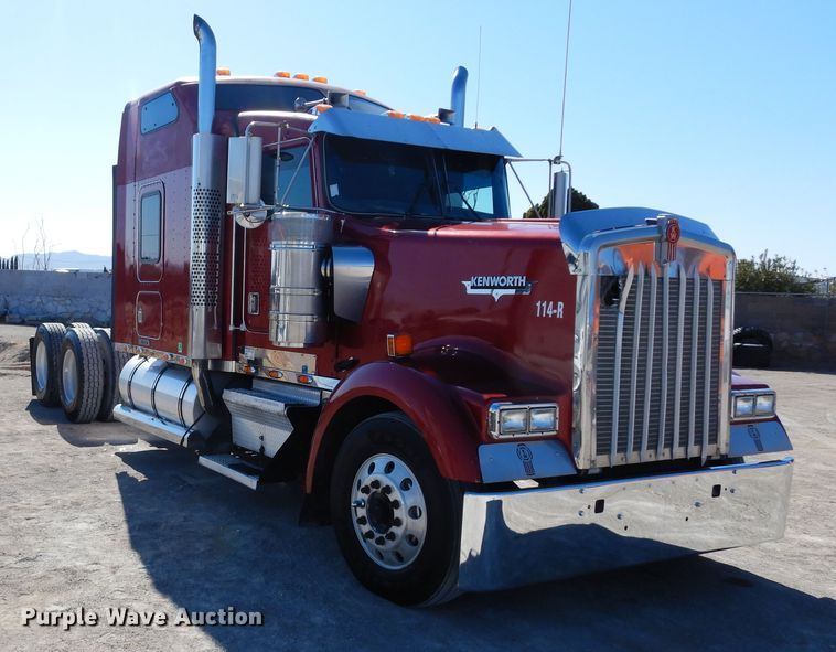 image for item DK0310 2002 Kenworth W900  semi truck