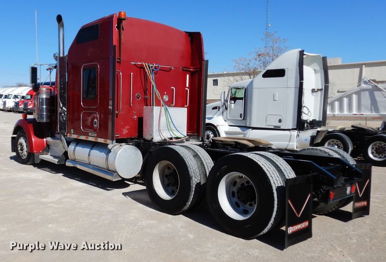 image for item DK0310 2002 Kenworth W900  semi truck