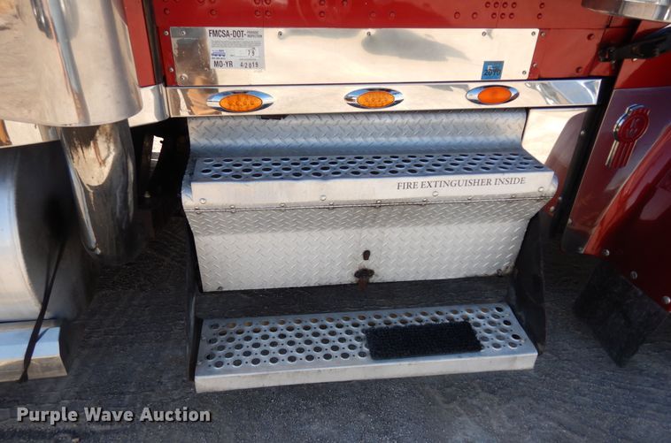 image for item DK0310 2002 Kenworth W900  semi truck