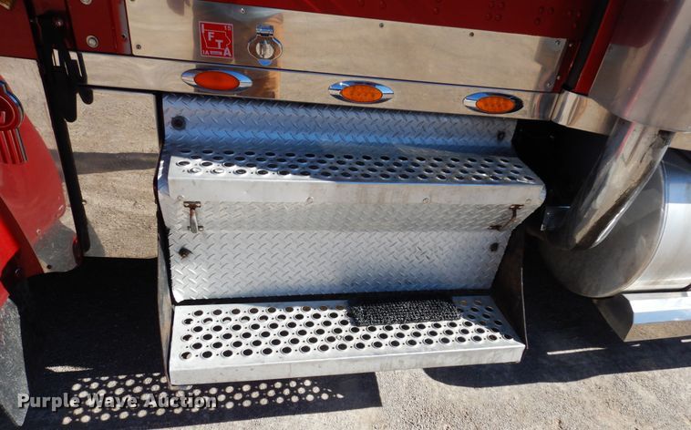 image for item DK0310 2002 Kenworth W900  semi truck