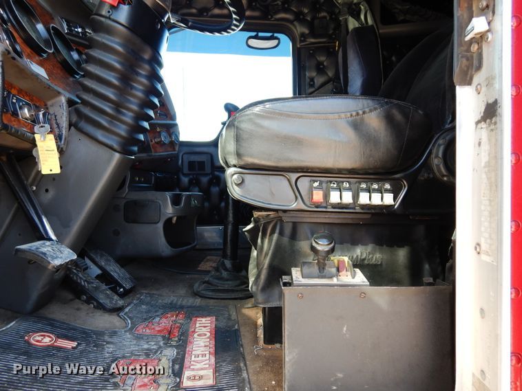 image for item DK0310 2002 Kenworth W900  semi truck