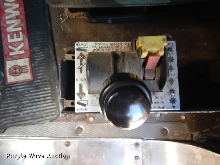 image for item DK0310 2002 Kenworth W900  semi truck