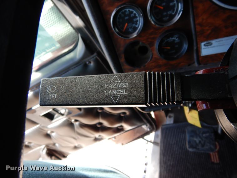 image for item DK0310 2002 Kenworth W900  semi truck