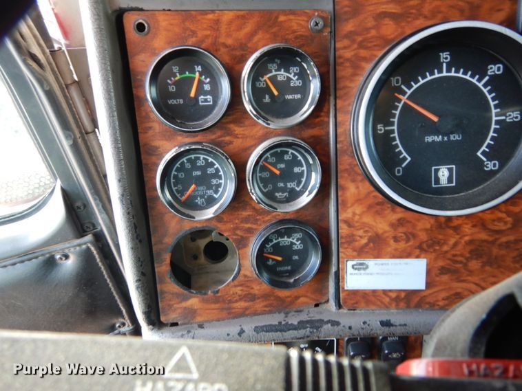 image for item DK0310 2002 Kenworth W900  semi truck