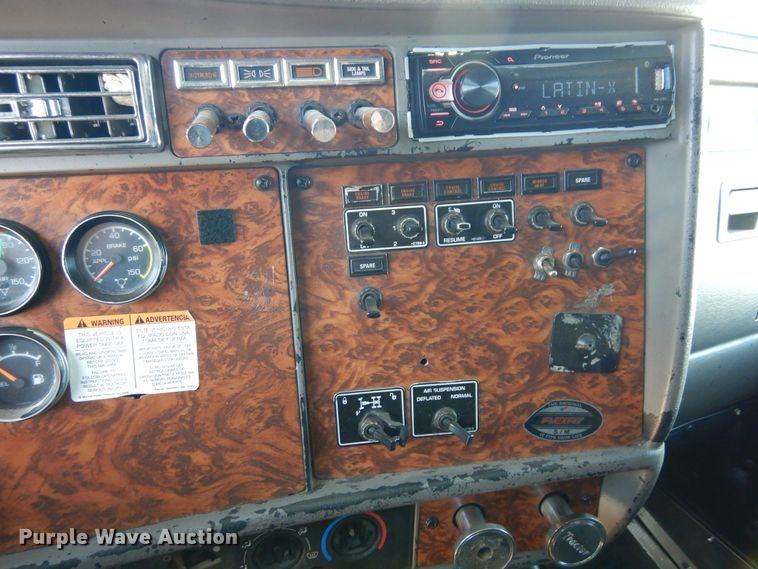 image for item DK0310 2002 Kenworth W900  semi truck