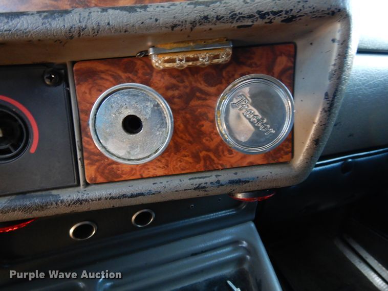 image for item DK0310 2002 Kenworth W900  semi truck