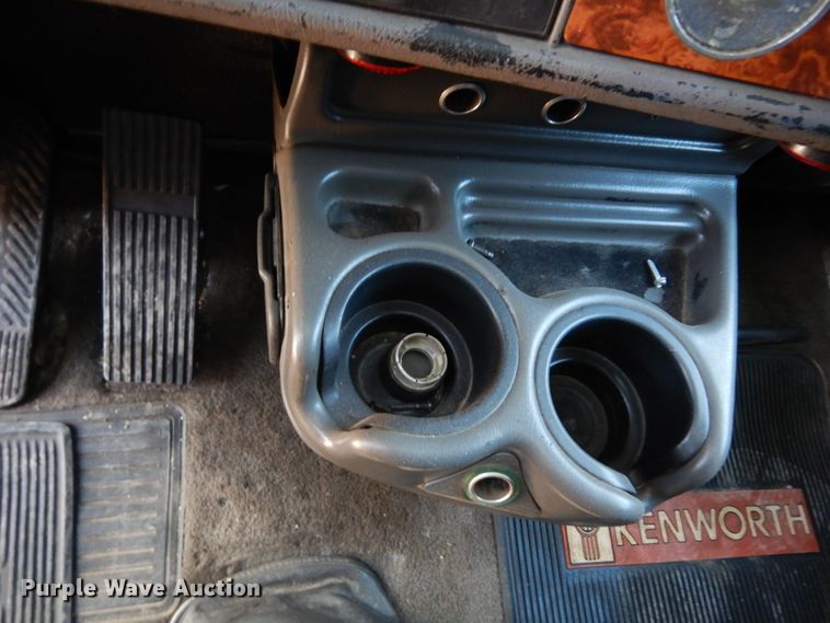 image for item DK0310 2002 Kenworth W900  semi truck