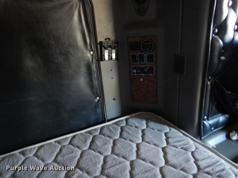 image for item DK0310 2002 Kenworth W900  semi truck