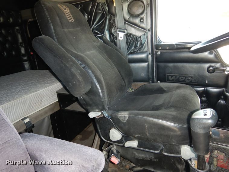 image for item DK0310 2002 Kenworth W900  semi truck