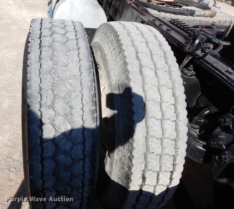 image for item DK0310 2002 Kenworth W900  semi truck