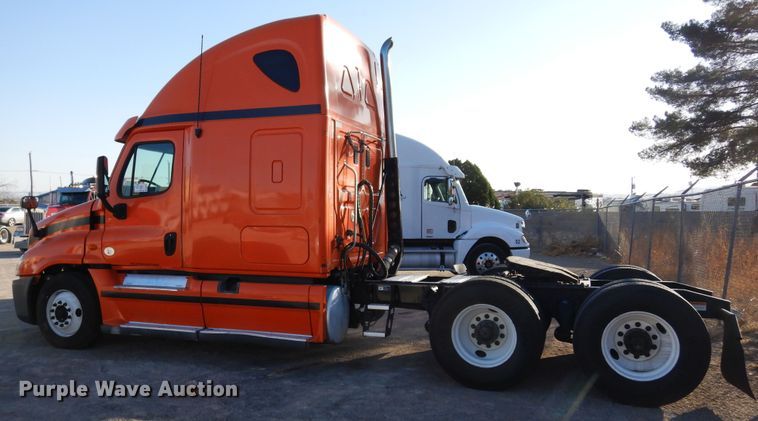 image for item DK0311 2012 Freightliner Cascadia  semi truck