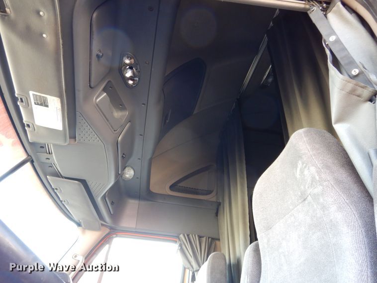 image for item DK0311 2012 Freightliner Cascadia  semi truck