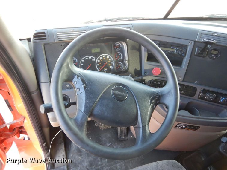 image for item DK0311 2012 Freightliner Cascadia  semi truck