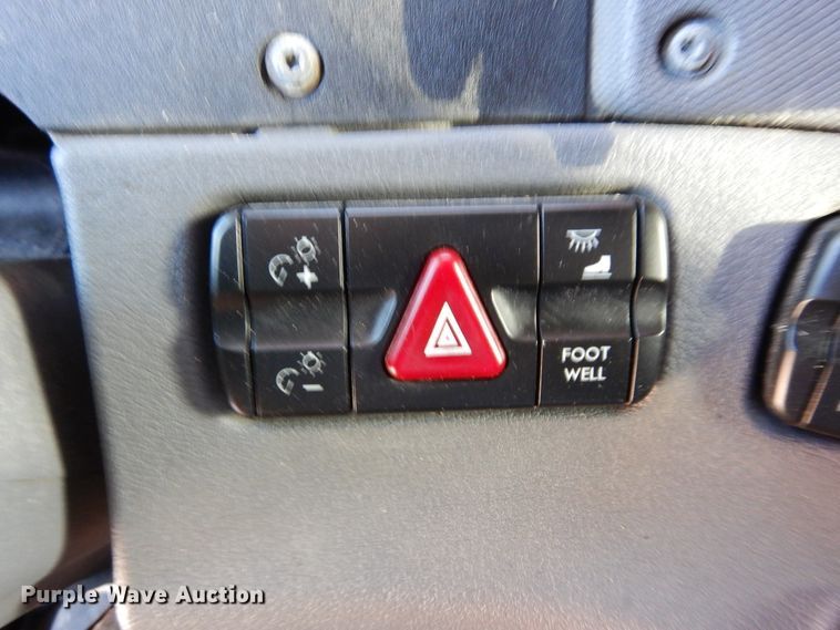 image for item DK0311 2012 Freightliner Cascadia  semi truck