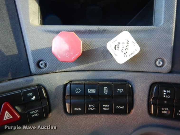 image for item DK0311 2012 Freightliner Cascadia  semi truck