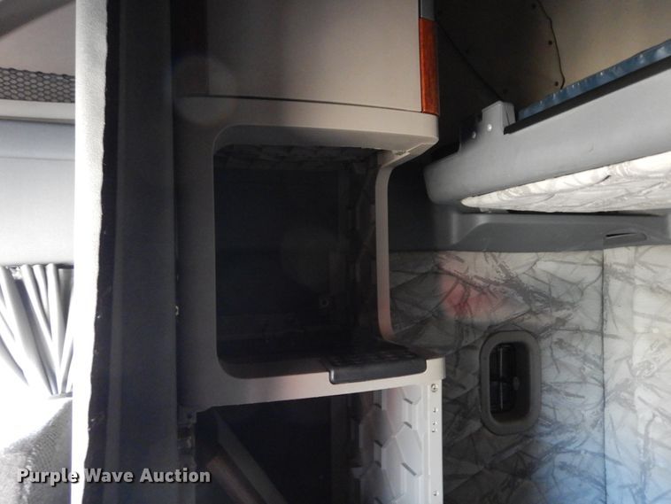 image for item DK0311 2012 Freightliner Cascadia  semi truck