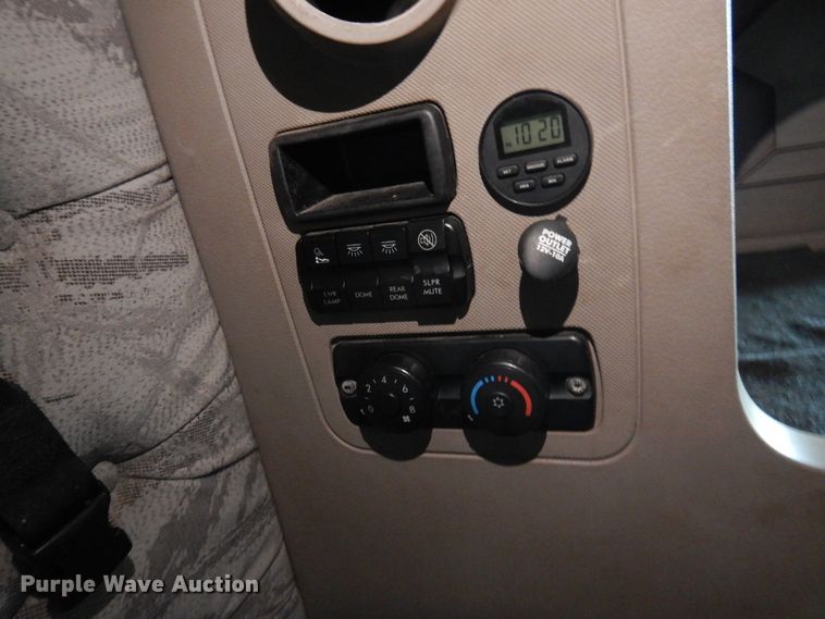 image for item DK0311 2012 Freightliner Cascadia  semi truck