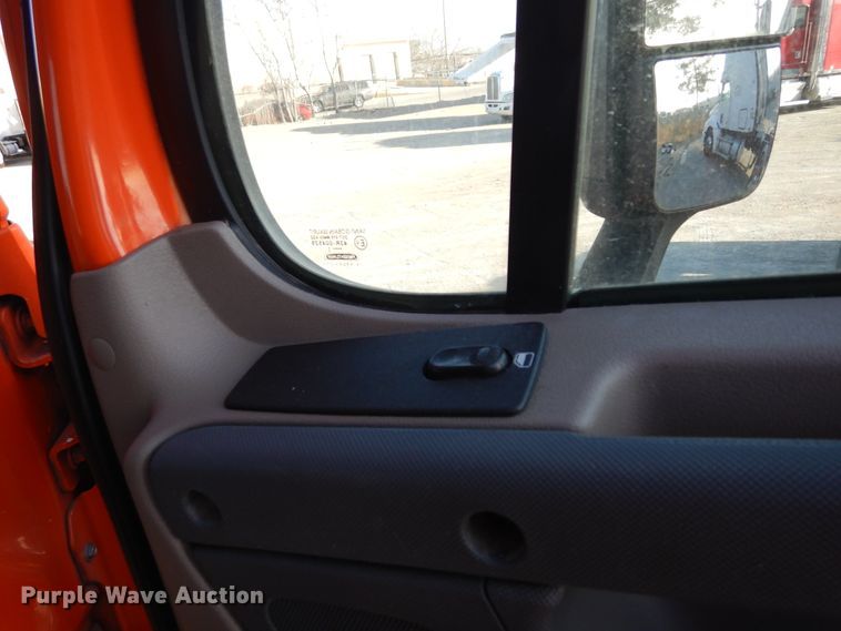 image for item DK0311 2012 Freightliner Cascadia  semi truck