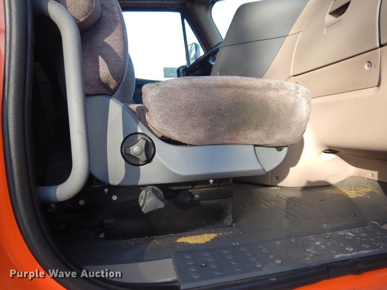 image for item DK0311 2012 Freightliner Cascadia  semi truck