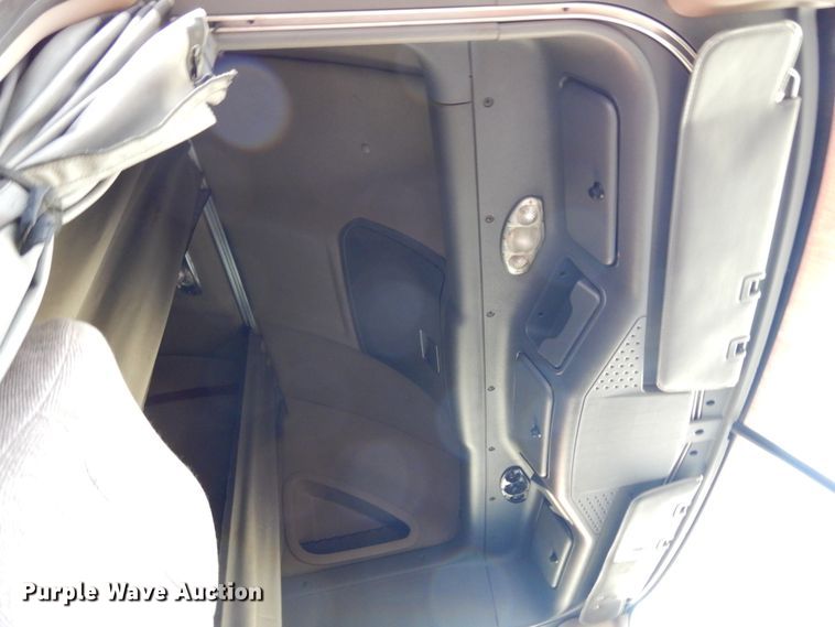 image for item DK0311 2012 Freightliner Cascadia  semi truck