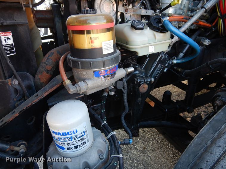 image for item DK0311 2012 Freightliner Cascadia  semi truck